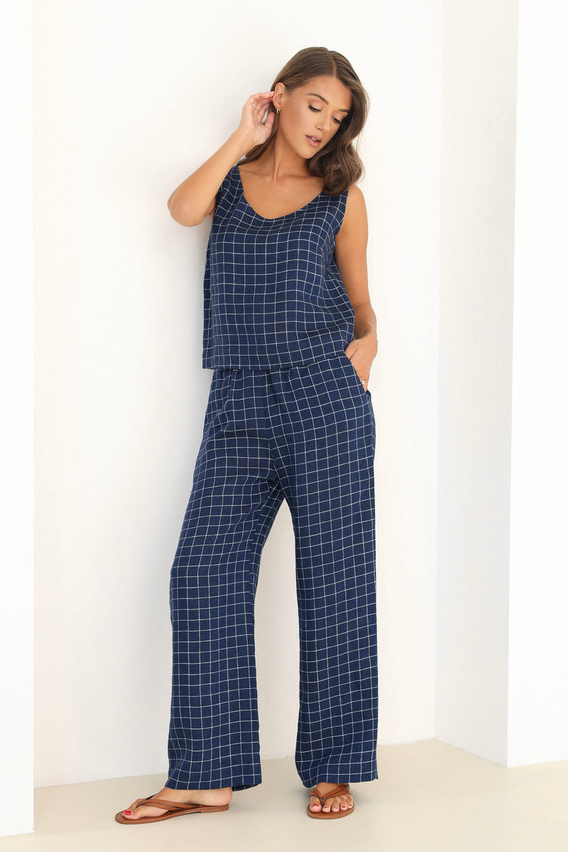 linen gingham pants, gingham pants women, womens gingham pants, gingham trousers, linen trousers, flowy linen pants, linen pants with pockets, loose linen pants, linen pants wide leg, wide legged linen pants, wide linen pants, wide leg linen trousers