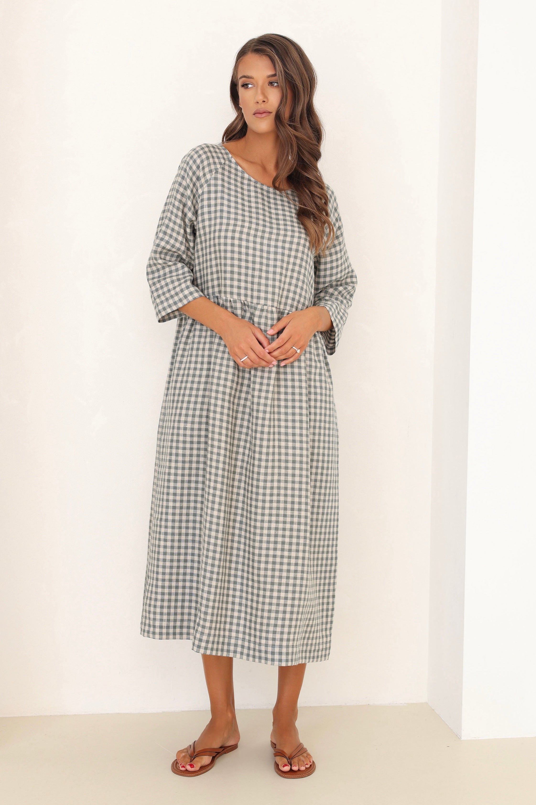 Linen Oversized Dress in Small Green Gingham Linen Swan Linen Oversized Dress in Small Green Gingham Linen Swan