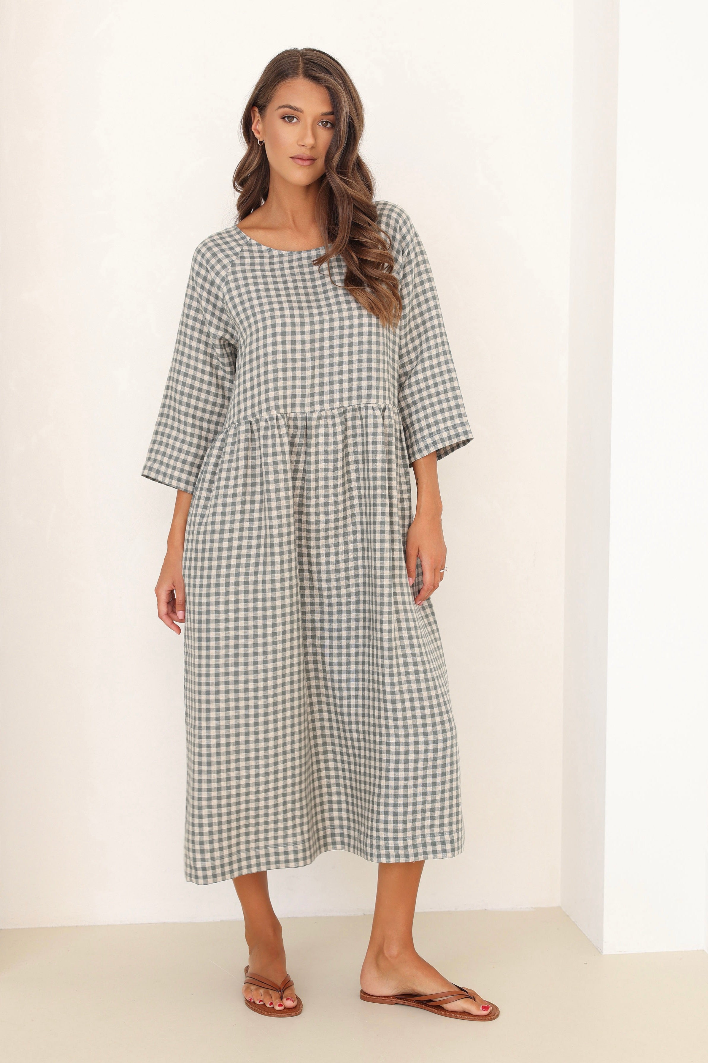 Linen Oversized Dress in Small Green Gingham Linen Swan Linen Oversized Dress in Small Green Gingham Linen Swan