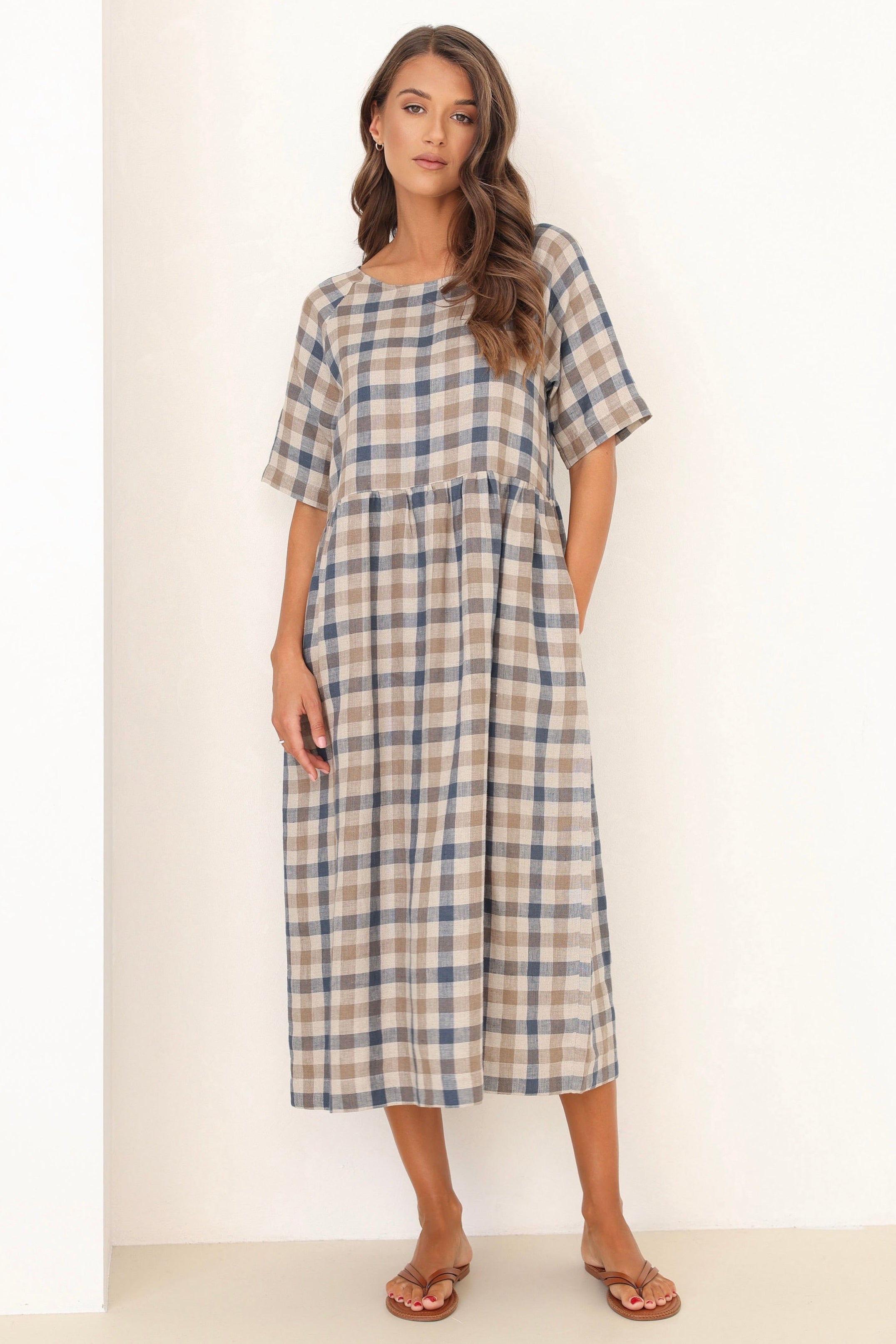 Modest Linen Dress Short Sleeve in Blue Brown Gingham, Long Linen Dress With Pockets, relaxed fit linen summer dress, loose linen dress women, simple linen everyday dress, oversized linen dress women, slow fashion linen dress, casual linen dress for summer, eco friendly linen clothing women, sustainable linen dress handmade, earthy tone linen dress, neutral color linen dress