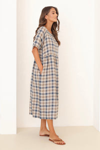 Modest Linen Dress Short Sleeve in Blue Brown Gingham, Long Linen Dress With Pockets, relaxed fit linen summer dress, loose linen dress women, simple linen everyday dress, oversized linen dress women, slow fashion linen dress, casual linen dress for summer, eco friendly linen clothing women, sustainable linen dress handmade, earthy tone linen dress, neutral color linen dress