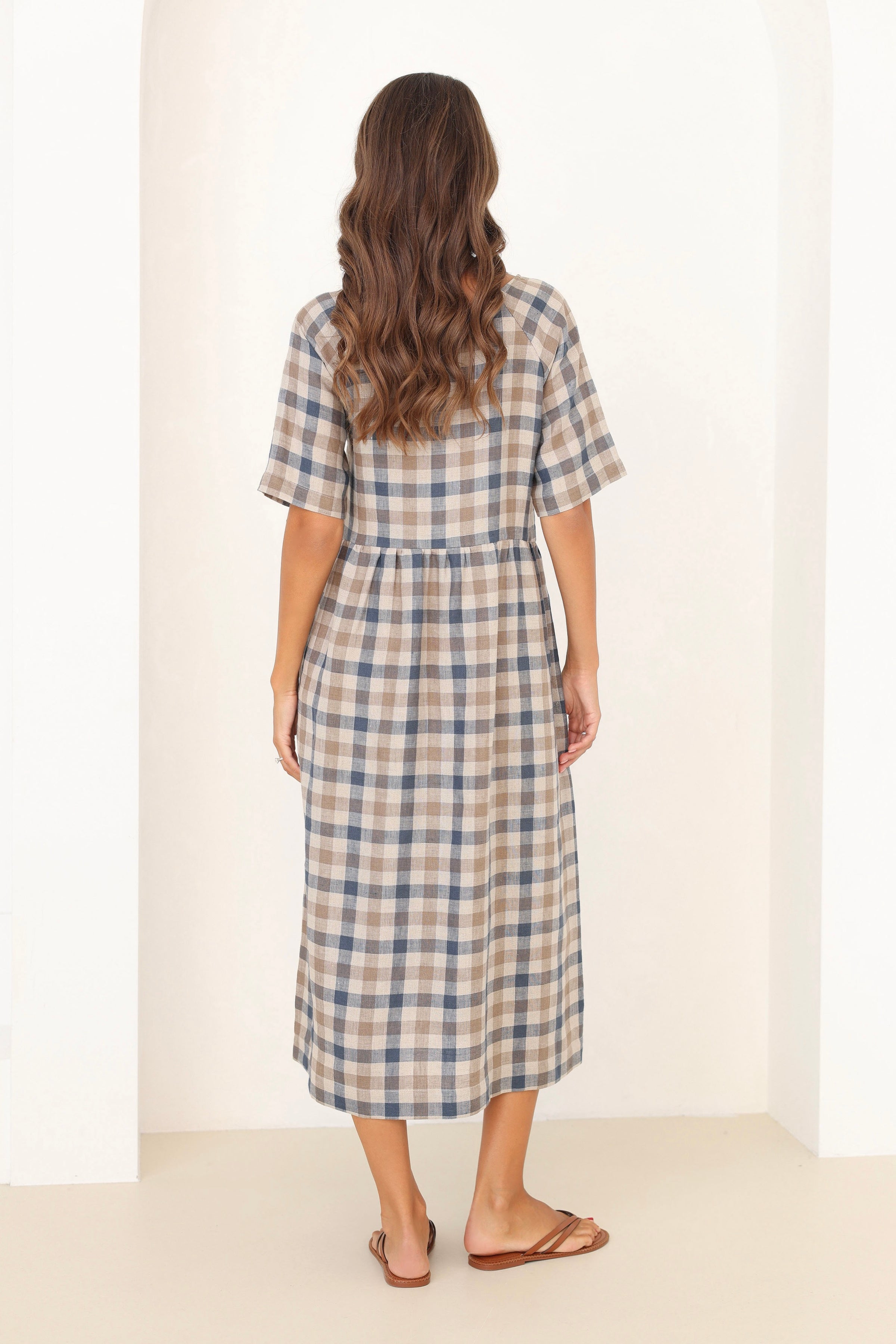 Modest Linen Dress Short Sleeve in Blue Brown Gingham, Long Linen Dress With Pockets, relaxed fit linen summer dress, loose linen dress women, simple linen everyday dress, oversized linen dress women, slow fashion linen dress, casual linen dress for summer, eco friendly linen clothing women, sustainable linen dress handmade, earthy tone linen dress, neutral color linen dress